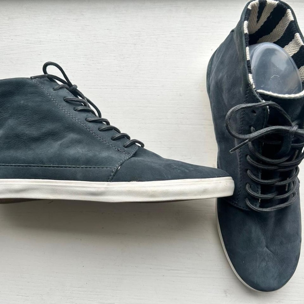 Women's blue reef high top shoes Size 10